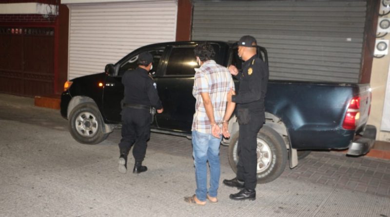 EWsZnoNUwAAfII1 Casi 15 mil guatemaltecos fueron arrestados en 1 mes por necios y retar a las autoridades al violar el toque de queda.