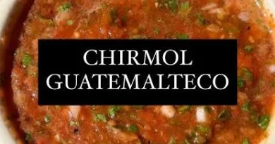 chirmol El Chirmol Guatemalteco es una salsa roja hecha con tomate, cebolla y cilantro, aunque también le puede agregar otros ingredientes como el limón.