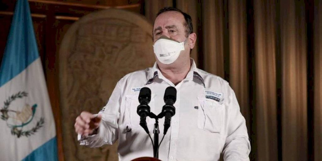 Coronavirus contagia a 500 personas en Guatemala 1 giammattei26abri 5237f84aea04b8ba72a4c3c442501ca7 1200x600 1 Como es costumbre el presidente Alejandro Giammattei se comunicó con los guatemaltecos para explicar los nuevos datos sobre la pandemia del covid-19 (coronavirus).