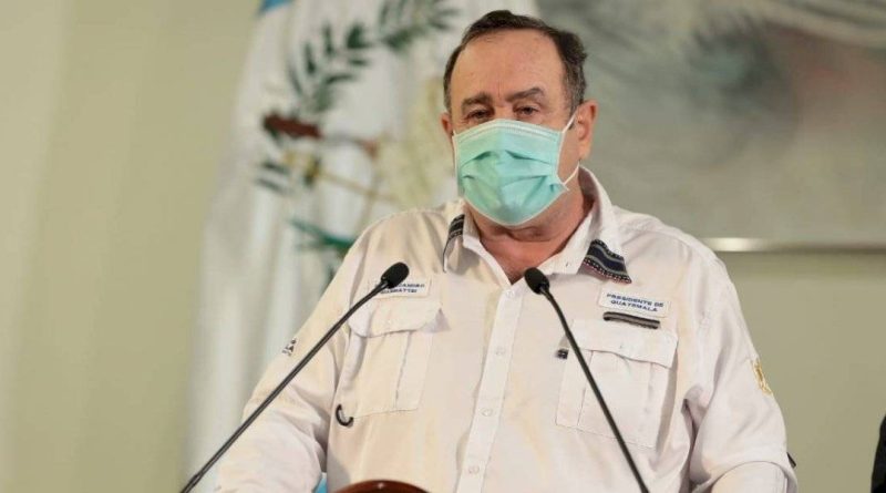 Alejandro Giammattei en conferencia de prensa sobre contagiados con el coronavirus