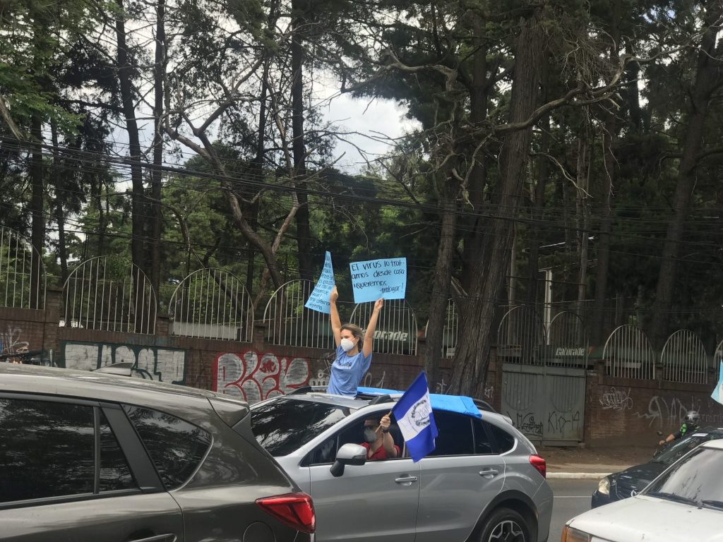 protesta en contra de giammattei en vehículos