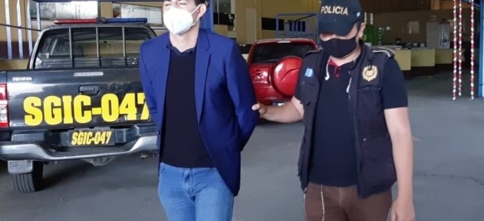 Futbolista Marco Pappa Ponce, esposado y arrestado por el delito de violencia contra la mujer