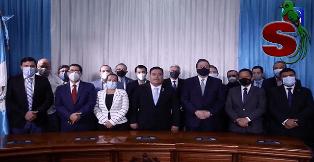 Diputados de Guatemala cancelando el presupuesto 2021 después de las manifestaciones
