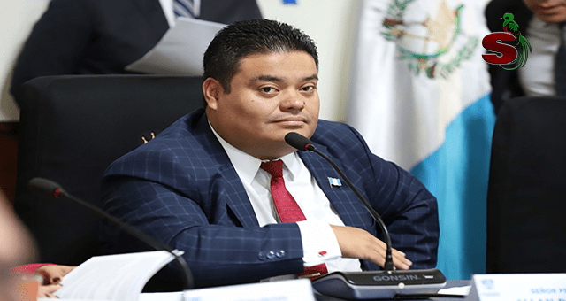 Allan Rodríguez gasta más de 90 mil por dos sesiones del congreso 1 Allan Rodriguez El presidente del Congreso Allan Rodríguez contrató seguridad privada y un carro blindado para que lo condujeran a las dos sesiones de el congreso que se celebraron en el Teatro Nacional Miguel Ángel Asturias el 25 y 26 de noviembre, luego de que manifestantes intentaran quemar la sede de los congresistas.