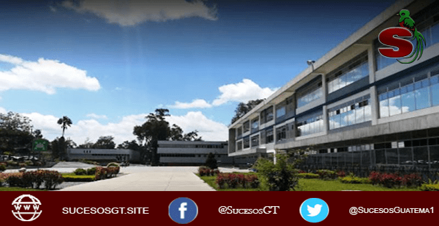 Universidad de San Carlos de Guatemala USAC, campus central sin estudiantes en un día soleado