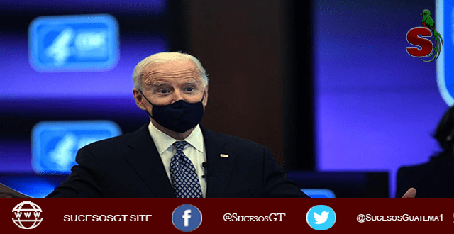 Joe Biden se cae al tratar de subir al Air Force One
