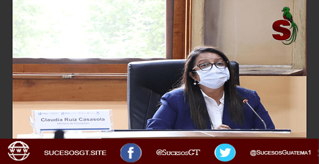 ministra educacion claudia ruiz nepotismo mineduc Una investigación reveló que la ministra de Educación hace nepotismo por que el esposo y los hijos de la ministra de Educación, Claudia Ruiz, son trabajadores del Gobierno.