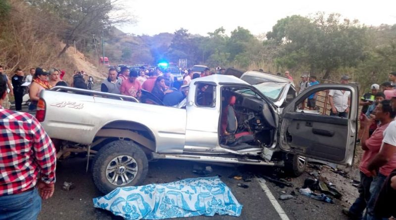 accidente vehicular deja 8 muertos y 9 heridos