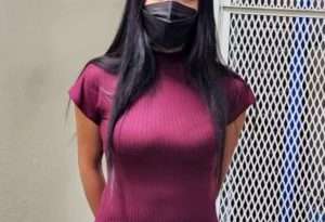 Leydi Noemi Tzun Lacan Se trata de la temible Leydi Noemí Tzún Lacán, alias «La China», de 18 años, colaboradora de tres clicas de la mara 18 ha sido capturada por policías del Departamento de Investigación de Delitos Contra la Vida de la DEIC, en la 8ª avenida “C” y 20 calle de la colonia Loma Blanca de la zona 21, ella siempre cambia de casa muy seguido era bastante cuidadosa porque sabía perfectamente de sus fechorías que había cometido, pero finalmente fue ubicada mientras los agentes encubiertos la sorprendieron y fue apresada sin poner ninguna resistencia.
