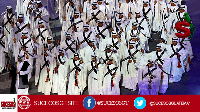 Catar 2022 1 S La inauguración de Qatar 2022 dio inicio con la música tradicional de ese país árabe, donde recrearon escenarios del desierto y el mar. El actor Morgan Freeman fue quien dio la sorpresa a la ceremonia de inauguración de la Copa del Mundo.