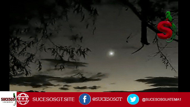 Objeto no identificado Un Extraño objeto luminoso cruza el cielo de Guatemala, el objeto no identificado fue un fenómeno que dió escalofríos a todos los que lo vieron.