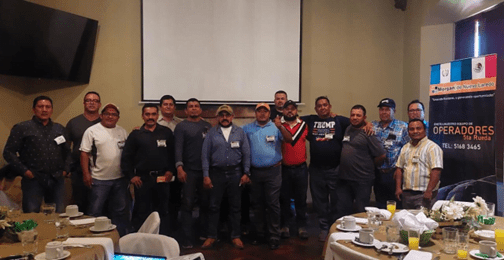 Morgan Express contrata con éxito primer grupo de operadores en Guatemala 1 Imagen2 Morgan Express, empresa con más de 40 años de historia en el sector del autotransporte de carga, avanza en su proceso de reclutamiento de operadores que realiza en la región de Centroamérica. Recientemente la empresa obtuvo su constancia como empleador, que otorga el Instituto Nacional de Migración, con lo que podrá realizar todos los trámites necesarios para introducir a México de forma legal a los candidatos que ya fueron evaluados por personal de la empresa ubicado en la ciudad de Guatemala, para que se incorporen a la compañía.