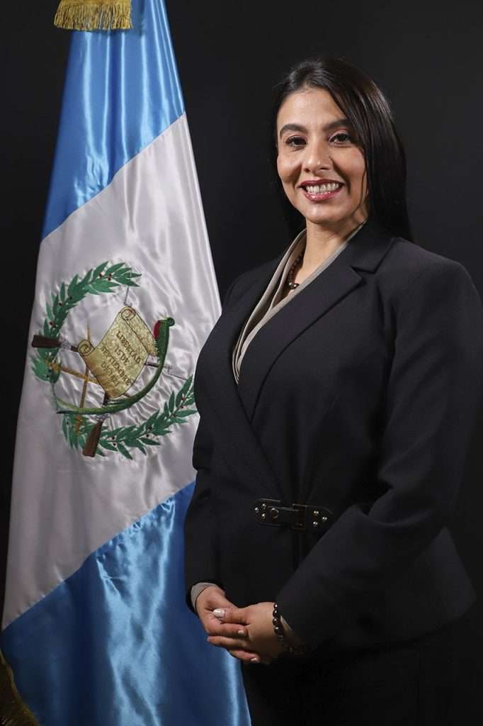 Shirley Rivera 1 Nery Rodas de Diputado de Manuel Baldizón a candidato a Presidente del congreso, gracias al apoyo de Miguelito la pareja del presidente Alejandro Giammattei.