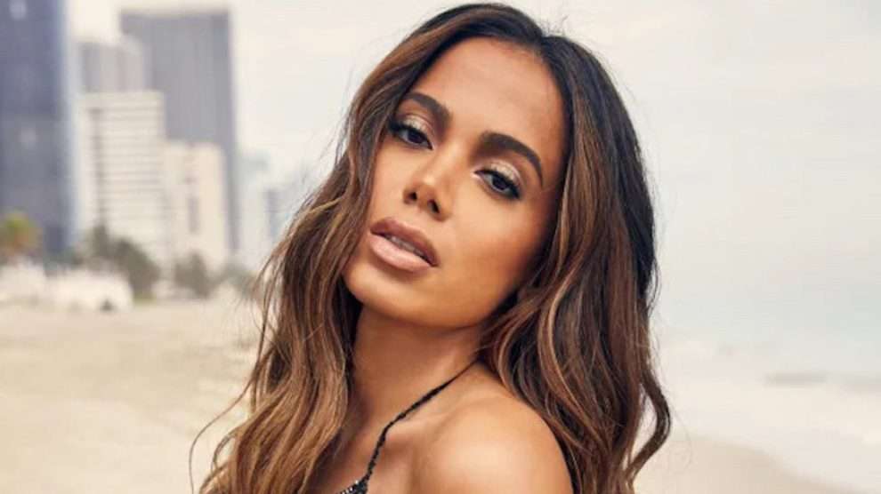 Anitta sorprende con artístico desnudo en Instagram 1 Anitta Anitta hace un desnudo artístico completamente en las redes sin pudor alguno, sorprendiendo a la mayoría de sus fans, que sin lugar a dudas les encantó ver esas fotografías.