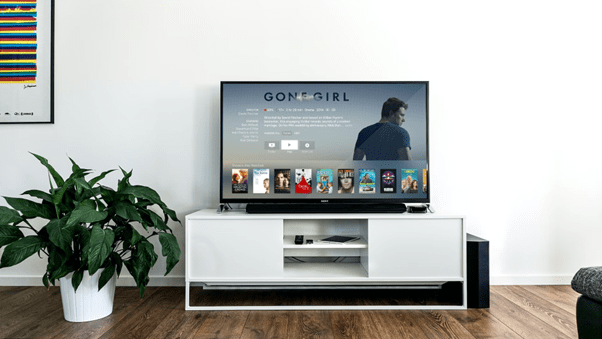 Imagen3 La tecnología Smart TV ha transformado nuestra forma de interactuar con el mundo del entretenimiento. No es solo un televisor, es una puerta a un universo de posibilidades. Cuando enciendes tu Smart TV, te sumerges en una experiencia que va más allá de la simple visualización de programas de televisión.