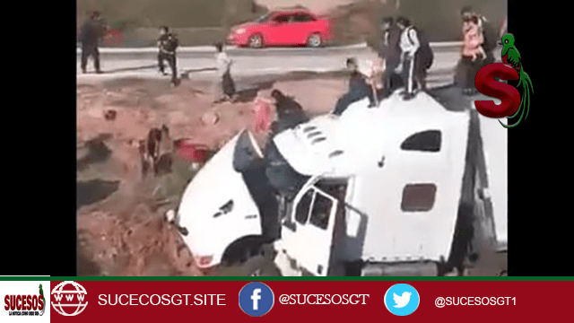 Fotografía del accidente donde resultaron heridos 8 migrantes guatemaltecos.