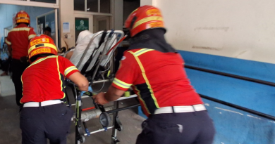 ATAQUE EN EL BUCARO VILLA NUEVA Un enfrentamiento armado ocurrido la mañana del miércoles 30 de julio en la colonia El Búcaro, zona 12 de Villa Nueva, dejó como saldo a tres personas heridas, entre ellas un agente de la Policía Nacional Civil (PNC). Las autoridades reportaron también la captura de dos presuntos pandilleros vinculados al Barrio 18.