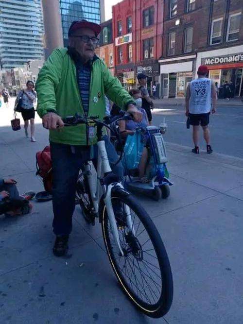 Muere en Guatemala Edward Horne, el profesor canadiense acusado de abusar de más de 100 menores 2 527010791 740267772101671 9179306757444149472 n El caso de Edward Horne fue documentado por la periodista canadiense Kathleen Lippa en el libro “Arctic Predator: The Crimes of Edward Horne Against Children in Canada's North”, publicado en febrero de 2025. La obra relata cómo el profesor ganó la confianza de niños en comunidades inuit, para luego abusar de ellos, dejando una huella de trauma intergeneracional.