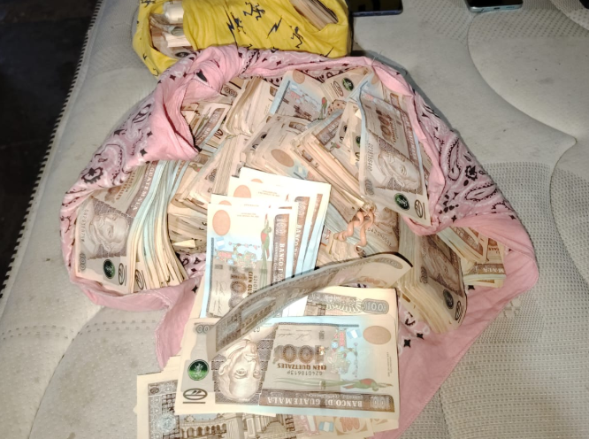 Decomisan más de Q400 mil y celulares en operativos contra extorsionistas en Suchitepéquez 1 decomisan 400 mil en suchitepequez