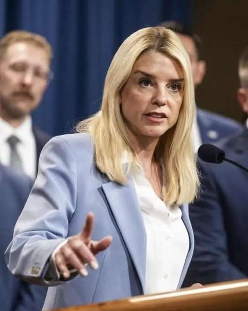 Pam Bondi dando declaraciones que Bernardo Arévalo es narcotraficante
