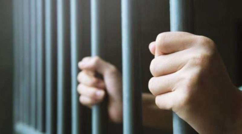 condenado 40 anos Escuintla, 5 de agosto de 2025 – El Tribunal de Sentencia Penal de Escuintla impuso una condena de 40 años de prisión inconmutables contra Mike P., hallado culpable del delito de asesinato durante un violento ataque registrado en un velorio en Mazatenango.