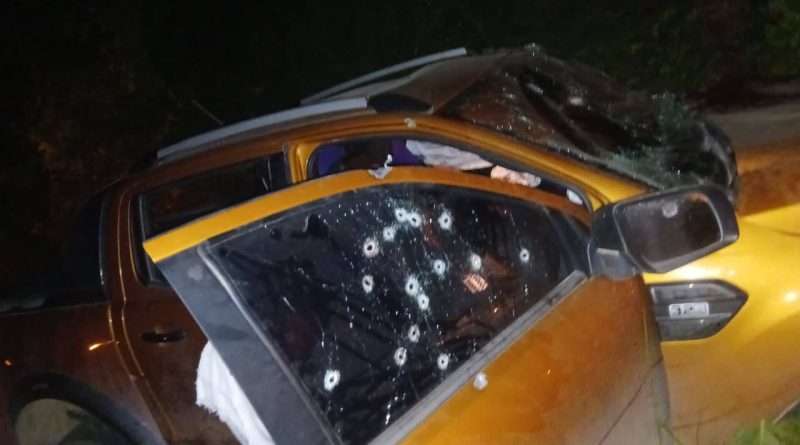 ataque armado en Sayaxche una SUV baleada