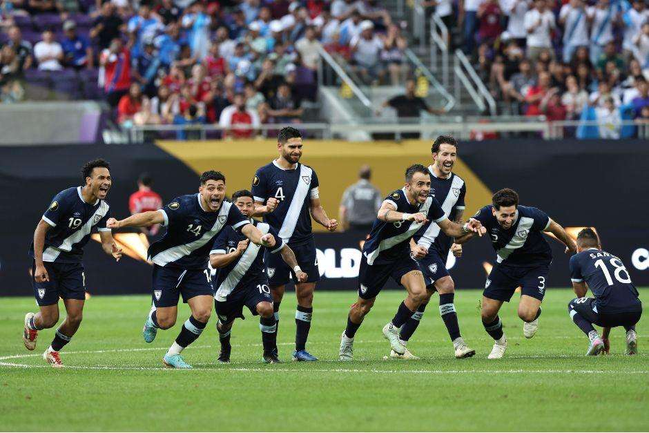 ¡Que ruja el Cementos Progreso! Guatemala inicia su camino al Mundial contra El Salvador 1 Guatemala vs El Salvador Este no es un partido cualquiera. Hoy juega la Selección de Guatemala. Millones de guatemaltecos depositan su fe en once jugadores que lucharán contra la historia, los pronósticos y la adversidad para hacer realidad el sueño de un país entero: llegar al Mundial 2026.