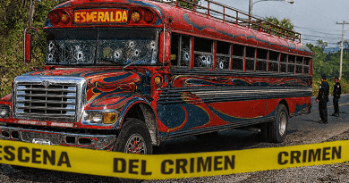 Imagen de referencia de asalto a camioneta esmeralda.