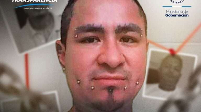 La doble vida de "Barby Barbosa": Entre el brillo de TikTok y las sombras del Barrio 18 3 Edwin Rene Ramirez Iboy 768x429 1 El asesinato de Esteysi Melina Barbosa Gutiérrez, de 38 años, ocurrido en la colonia Monte María 1, zona 12, ha dejado de ser un simple hecho de violencia para convertirse en un complejo rompecabezas judicial. Mientras en el mundo digital era conocida como "Barby Barbosa", una carismática tiktoker que compartía bailes y viajes, las investigaciones del Ministerio Público (MP) revelan una realidad mucho más oscura: una conexión profunda con la cúpula del Barrio 18.