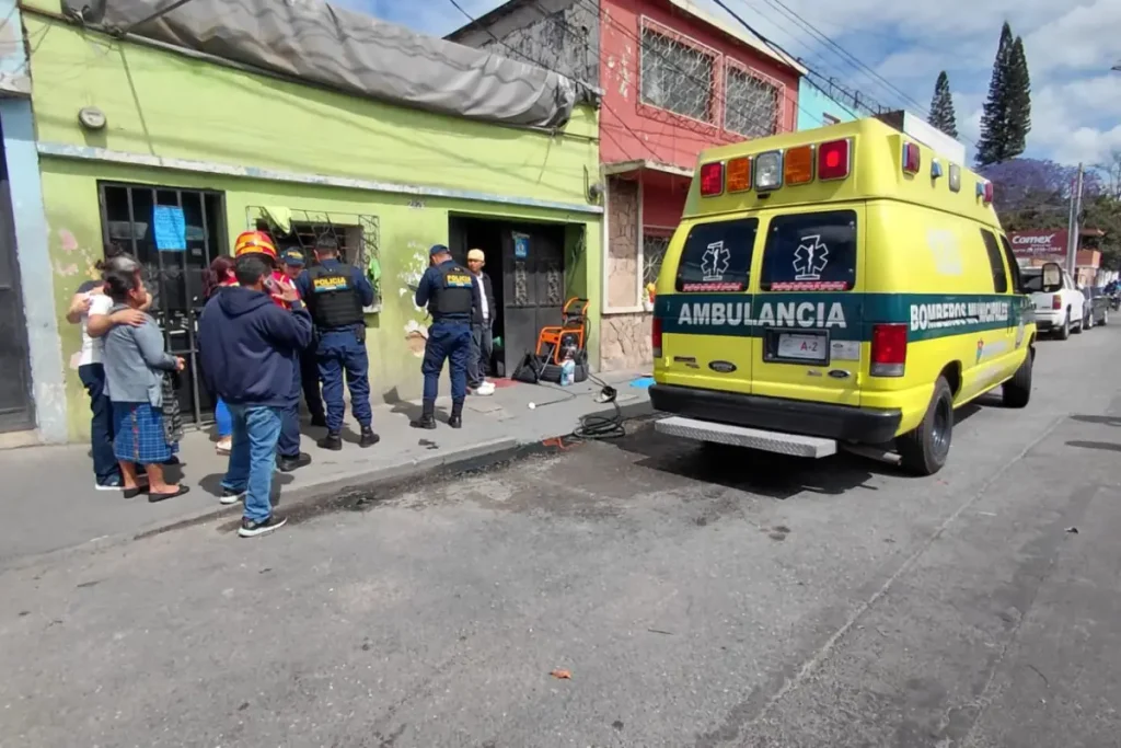 trabajador muere La jornada de este martes 10 de marzo se vio marcada por un nuevo hecho de sangre en el centro de la capital. Wilson Guillermo Peinado Ajado, un joven de apenas 21 años, fue asesinado a tiros mientras cumplía con su jornada laboral en un negocio de lavado de vehículos ubicado en la 18 avenida y 2ª calle de la zona 1.