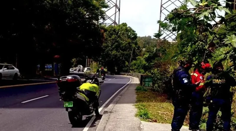 muerte zona 5 Una persona fue encontrada sin vida la mañana de este lunes 24 de agosto en los alrededores de la calzada La Paz, bajo el puente Belice, zona 5 de la Ciudad de Guatemala. Las autoridades mantienen presencia en el sector mientras se determinan las circunstancias del hallazgo.