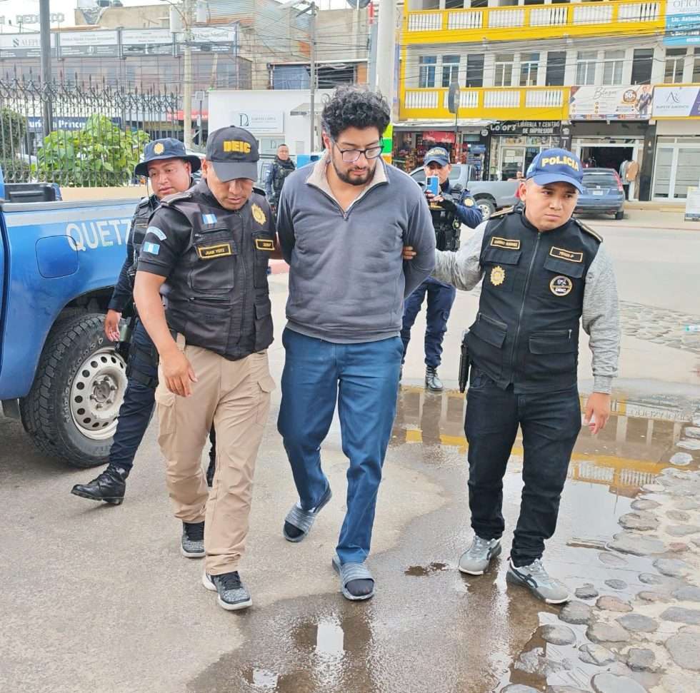 Jordy Franklin González de León es capturado por femicidio en Quetzaltenango 2 Jordy Franklin Gonzalez de Leon 2 Investigadores de la Policía Nacional Civil (PNC) capturaron este viernes a Jordy Franklin González de León durante un allanamiento realizado en la colonia Los Trigales, zona 7 de Quetzaltenango.